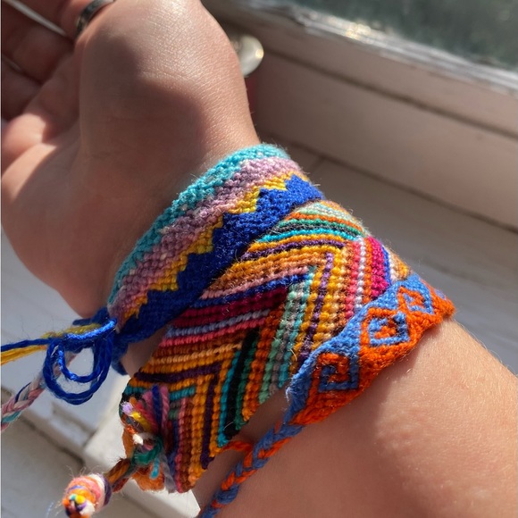 CUSTOMIZABLE STRING FRIENDSHIP BRACELETS! - Picture 6 of 6
